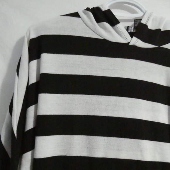 SEDUCTIONS, small, striped cropped hoodie, kangaroo pockets, EUC - Picture 5 of 15